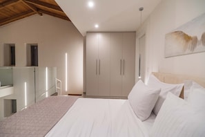 4 chambres, fer et planche à repasser, Wi-Fi, draps fournis