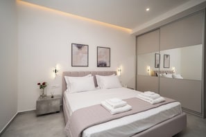 4 habitaciones, tabla de planchar con plancha, wifi y ropa de cama 