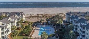 1 Bedroom Oceanfront Condo with a Community Pool