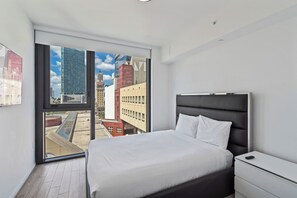 3 slaapkamers, een bureau, een strijkplank/strijkijzer, gratis wifi