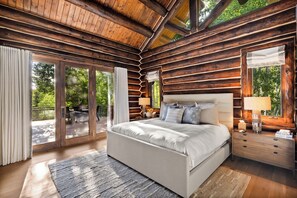 4 bedrooms, desk, iron/ironing board, free WiFi