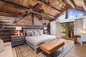 4 bedrooms, desk, iron/ironing board, free WiFi