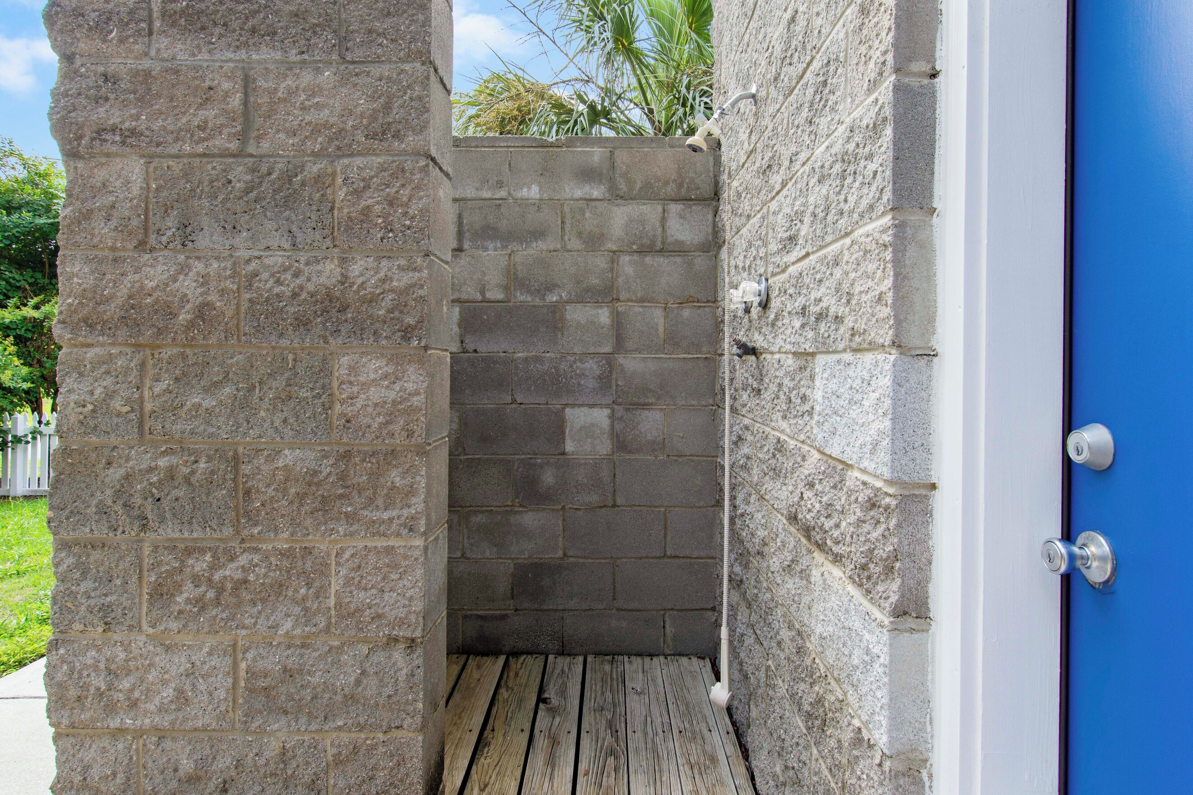 المنطقة المحيطة بالمنشأة