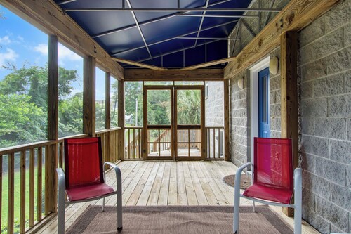 Two Bedroom Sound-side gem in quiet peacful location