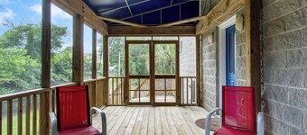 Two Bedroom Sound-side gem in quiet peacful location