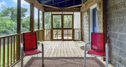 Two Bedroom Sound-side gem in quiet peacful location