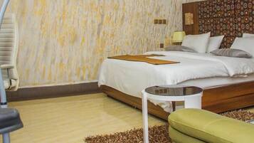 Desk, laptop workspace, free WiFi