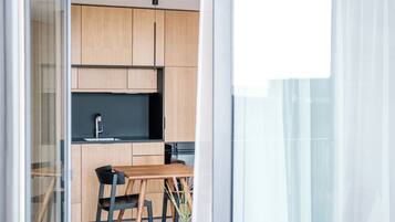 Luxury Loft, Balcony, Hill View | Private kitchen