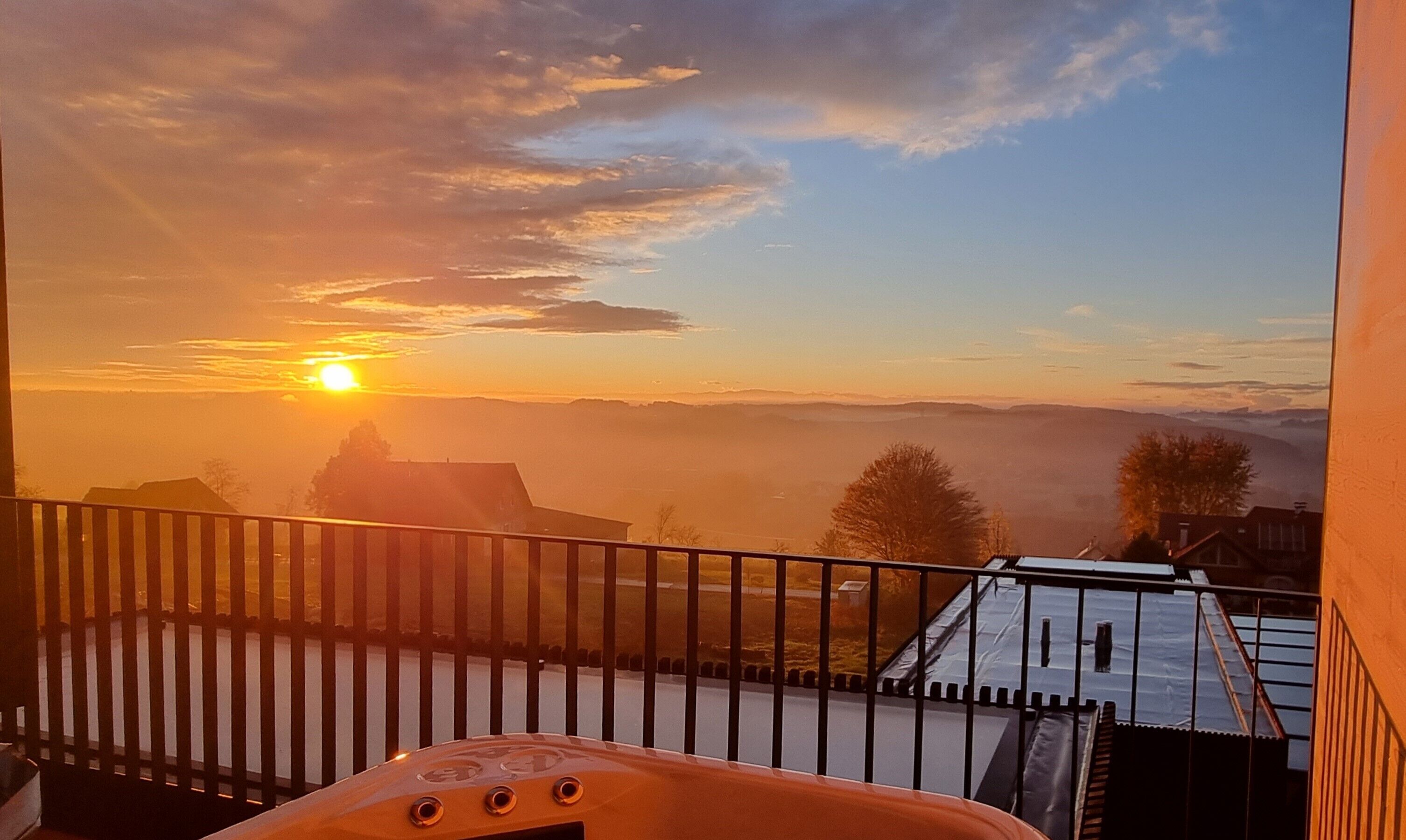 Luxury Penthouse, Balcony, Hill View | Private spa tub