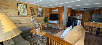 Charming 2BR in the Heart of the Adirondacks in Indian Lake NY.