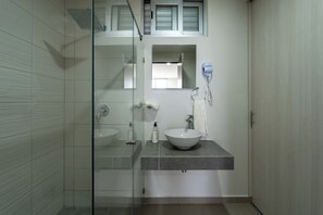 Bathroom - Modern Apartment with Terrace and Pool  (Tlajomulco de Zúñiga)