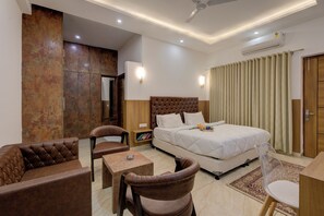 Desk, laptop workspace, blackout drapes, soundproofing - Sandane Homes India Expo Centre & Mart (Greater Noida)