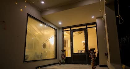 Charming B&B with WiFi and AC in Wise Villa Agra 2