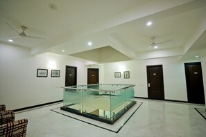 Interior - Charming B&B with WiFi and AC in Wise Villa Agra 5  (Agra)