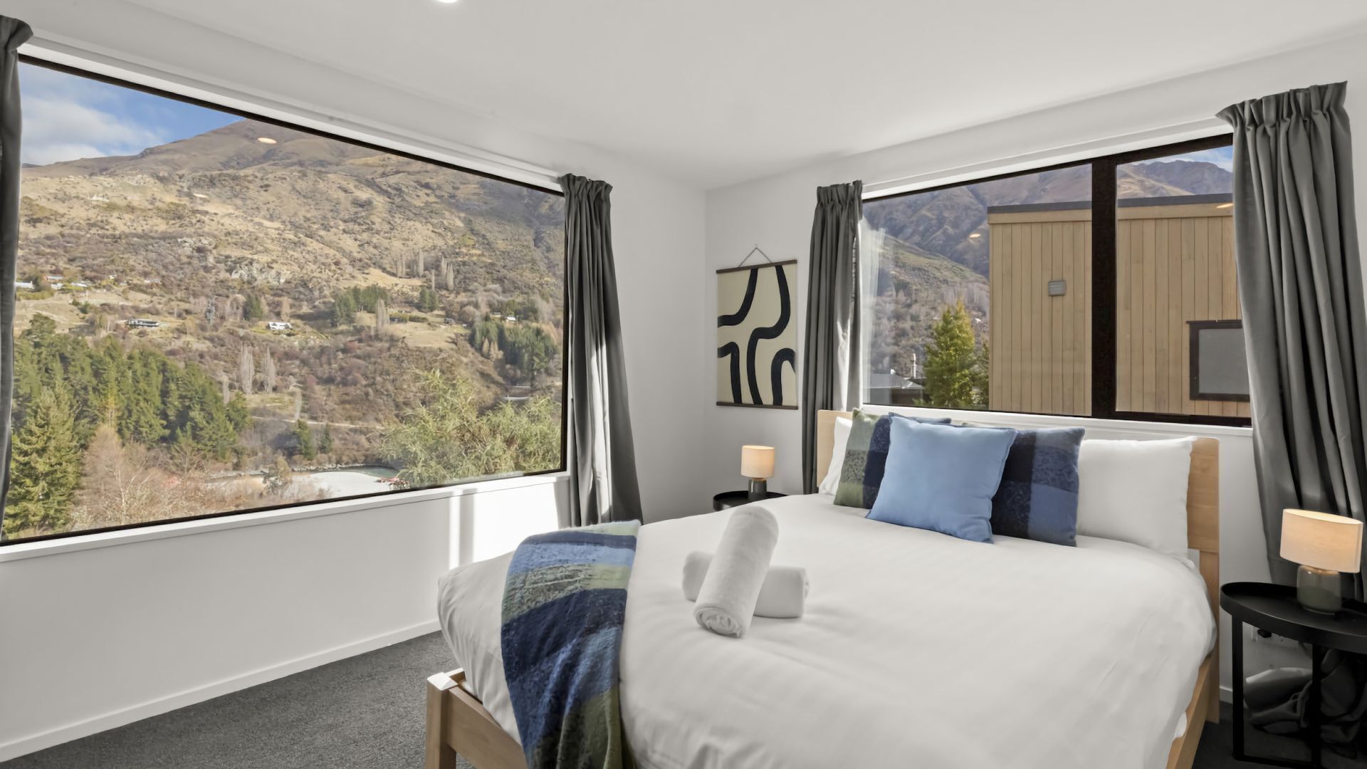 3 bedrooms, iron/ironing board, WiFi, bed sheets