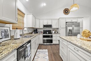 Fridge, microwave, oven, stovetop - Peaceful Ranch w/ Hot Tub and Lake Views (Isabella)