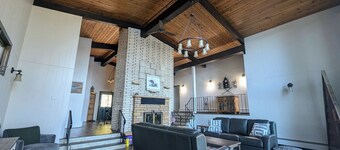 Centrally located peaceful and relaxing stay on the lake and near the trails