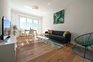 Apartment, 2 Bedrooms | Living room