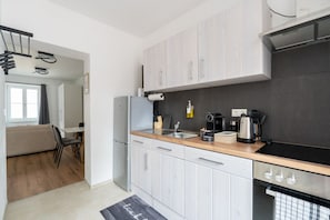Fridge, microwave, oven, stovetop - Wachau Oasis | 45m² | Stylish with terrace | For 4 people | WLAN & washer-dryer (Mautern an der Donau)