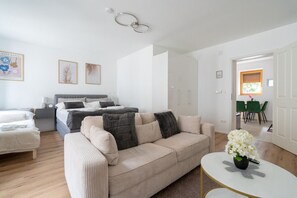 TV - Mautern Oasis | 50m² | Comfortable terrace | 5 persons | Washer-dryer & WLAN (Mautern an der Donau)