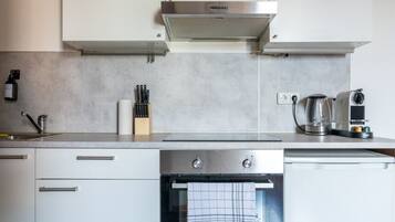 Kühlschrank, Ofen, Herdplatte, Geschirrspüler