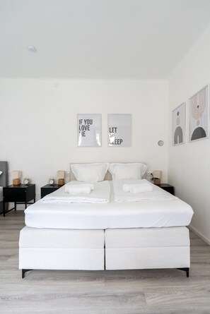 1 bedroom, desk, iron/ironing board, travel cot - Central in Leoben | 60m² | University & train station nearby | For 6 people | Self check-in 7/24 (Leoben)