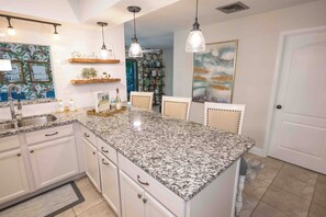 Dining - Villa Costa  – WALK to BEACH-- Relax, Play, Enjoy!  Beautiful Memories Await! (Naples)