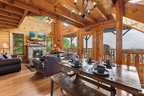 Huisje, Meerdere bedden, bubbelbad, uitzicht op bergen (Bella Vista) | Dineren