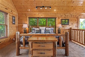 小屋, 多張床, 熱水浴缸, 山景 (Bella Vista) | 3 間臥室、獨特裝潢、布置獨特、書桌