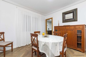 Dining - 2bdrm+2wc Balmes Flat Central Market by Invalencia (Valencia)