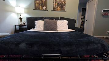 2 bedrooms, desk, iron/ironing board, travel cot