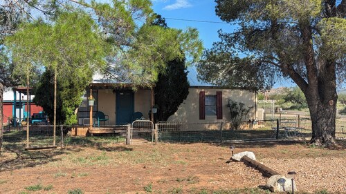 3 bedroom, unique vintage private house with beautiful, peaceful mountain views