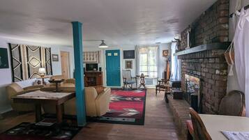 Smart TV, fireplace, music library