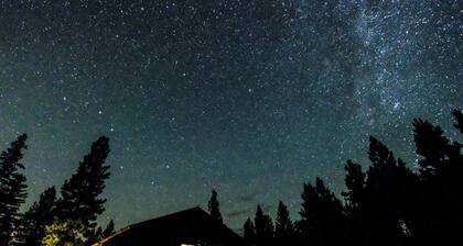 The Stargazer A-frame Cabin with Mtn View, Hot Tub