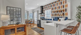 Charming Historic 2-bedroom house in Raleigh. Near The Village District.