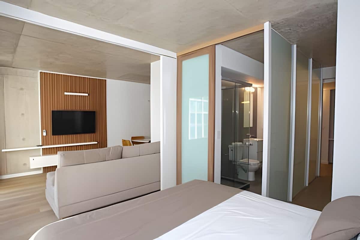 Deluxe Apartment | Premium bedding, down duvets, in-room safe, free WiFi