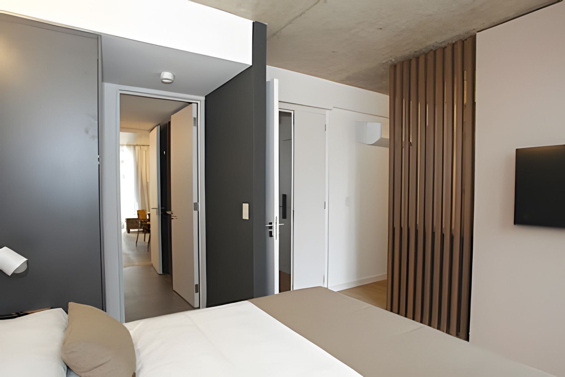 Deluxe Apartment | Premium bedding, down comforters, in-room safe, WiFi (free)