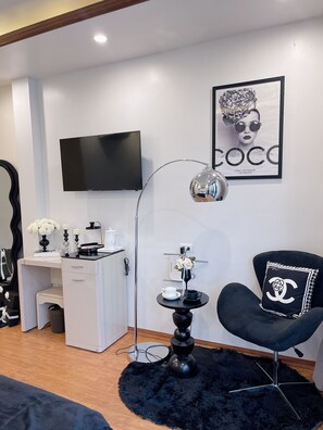 Habitación superior, tina, vista a la ciudad | Servicios de la habitación