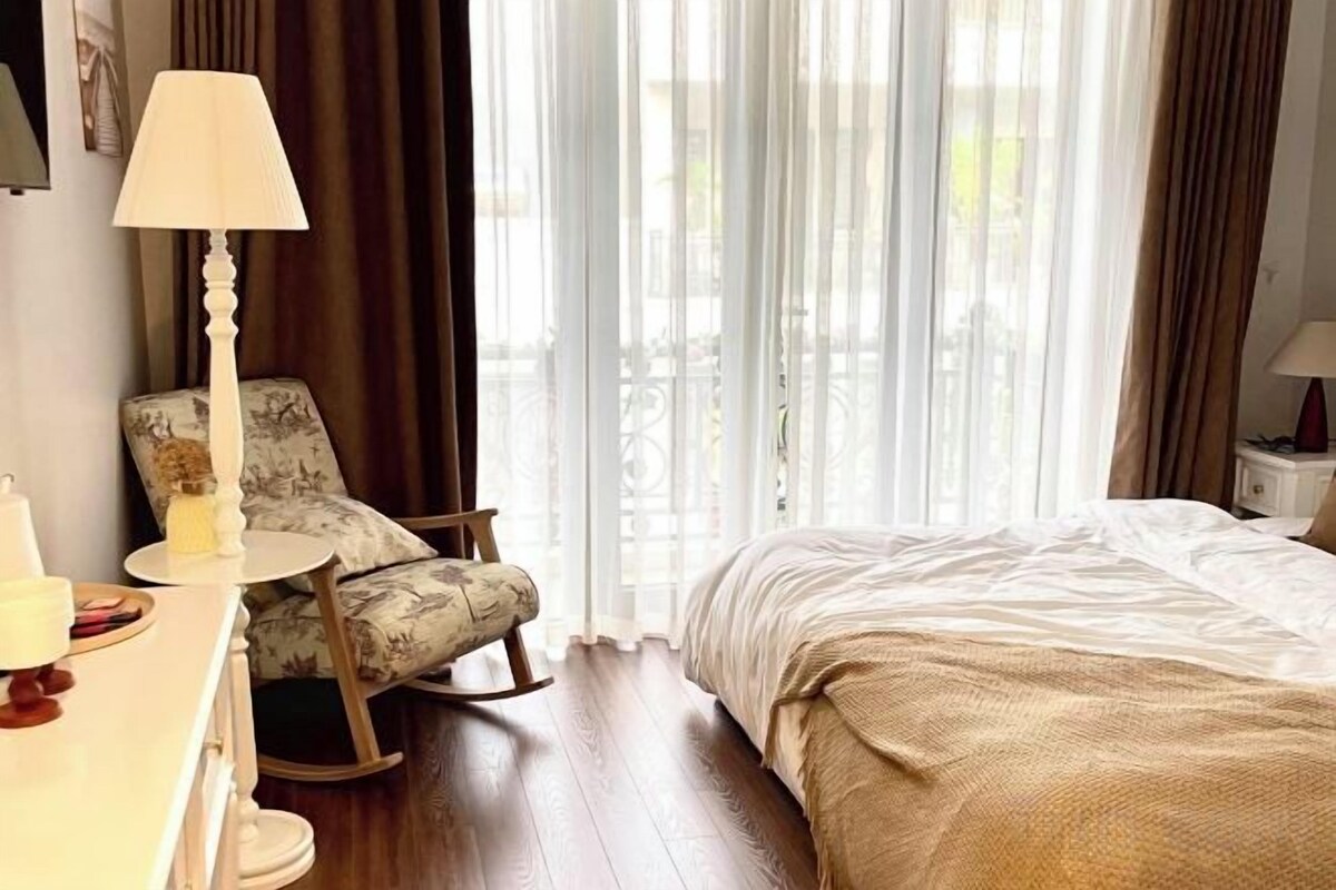 Premium bedding, down duvets, memory-foam beds, minibar