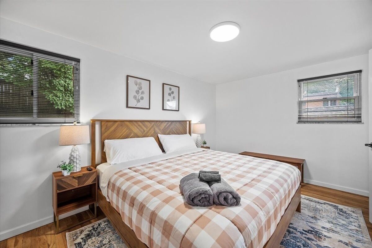 2 bedrooms, iron/ironing board, free WiFi, bed sheets