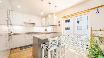 Microwave, oven, stovetop, dishwasher