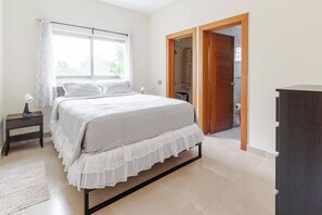 1 Schlafzimmer, Bügeleisen/Bügelbrett, Bettwäsche
