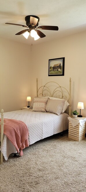 2 Schlafzimmer, Reisekinderbett, WLAN, Bettwäsche