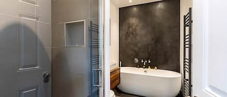Apartment | Bathroom
