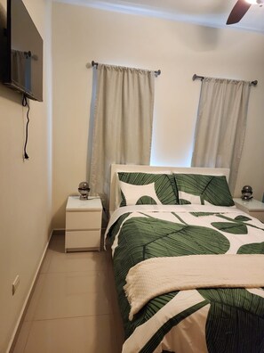 2 bedrooms, iron/ironing board, free WiFi, bed sheets