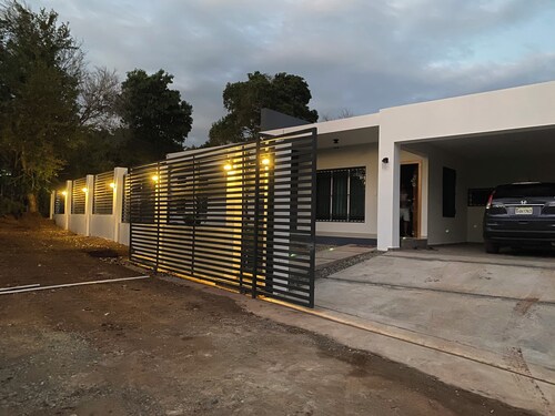 Charming 2-bedroom house with WiFi and AC in terrific San José de las Matas