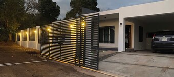 Charming 2-bedroom house with WiFi and AC in terrific San José de las Matas