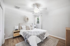 2 quartos, Wi-Fi de cortesia, roupa de cama