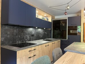Refrigerador, microondas, horno y lavavajillas