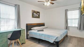 4 bedrooms, WiFi, bed sheets